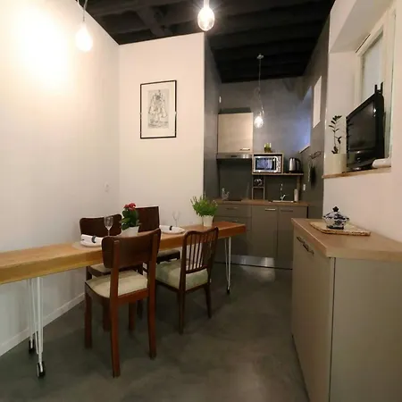 Quiet In S Old Town - With Terrace شقة *
