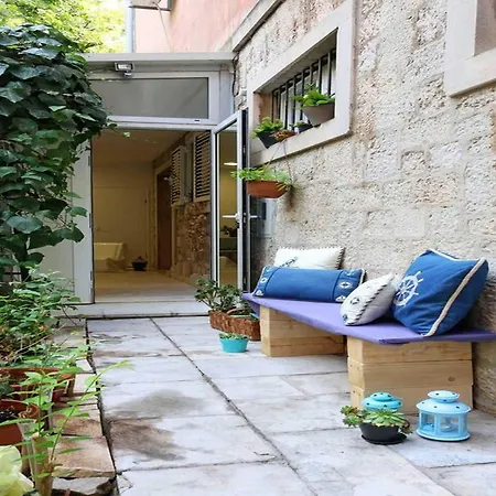 شقة Quiet In S Old Town - With Terrace زادار